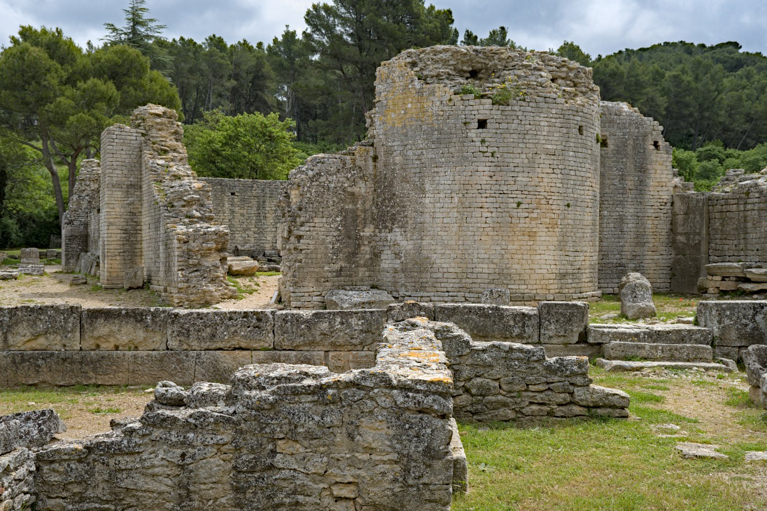 Le forum - La basilique